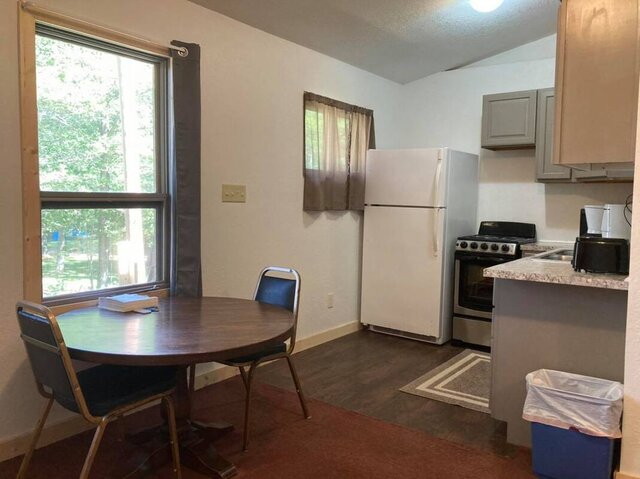 Image 4 for Cabin #6