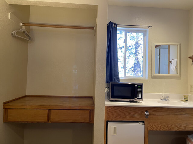 Image 10 for Deluxe King Suite