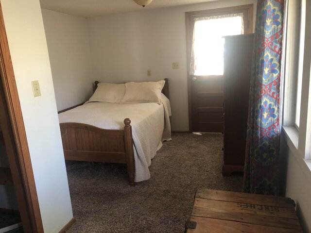 Image 8 for 43) Cabin