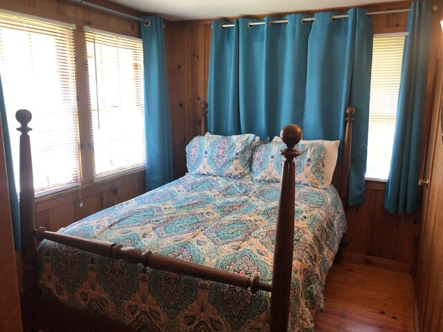 Image 7 for 43) Cabin