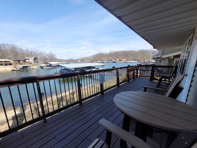 Image 2 for 07) Cabin