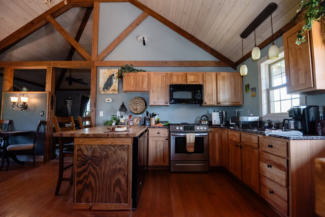 Image 3 for The French Cabin