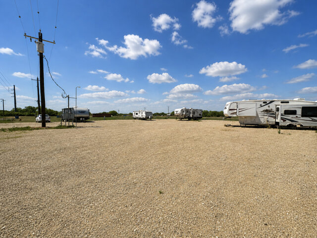 Image 1 for 01 Knox City RV + 2 cars