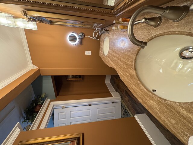 Image 5 for MAIN HOUSE ROOM 10