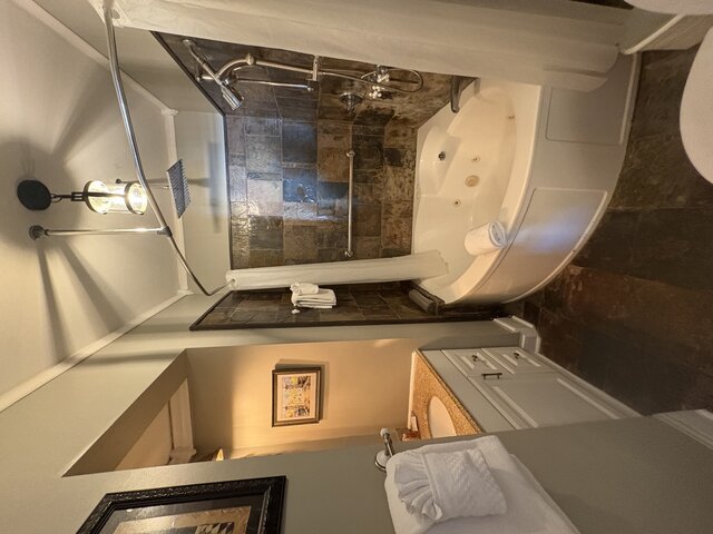 Image 4 for COACH HOUSE ROOM 20