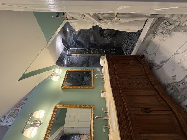 Image 4 for SECRET GARDEN ROOM 29