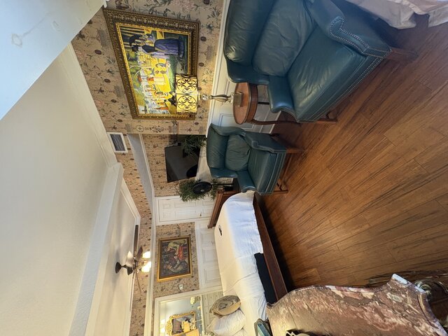 Image 2 for COACH HOUSE ROOM 15