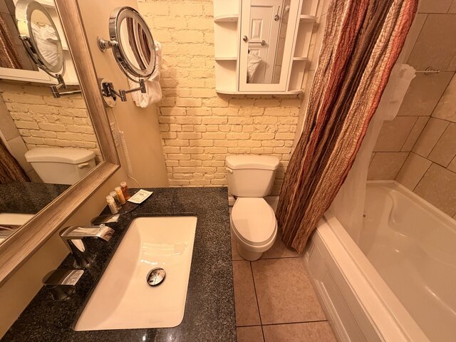 Image 4 for MAIN HOUSE ROOM 4