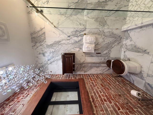 Image 4 for MAIN HOUSE ROOM 2