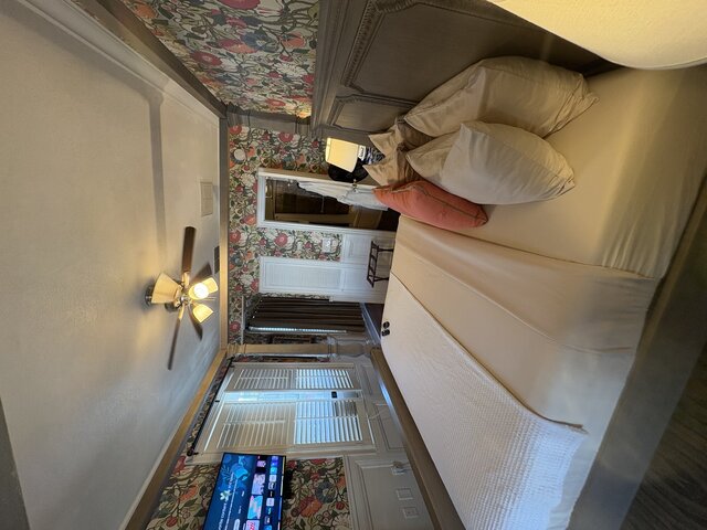 Image 3 for COACH HOUSE ROOM 20