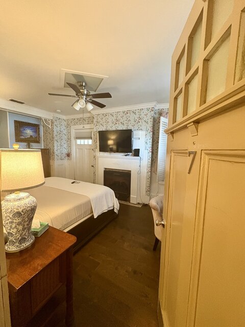 Image 5 for MAIN HOUSE ROOM 7