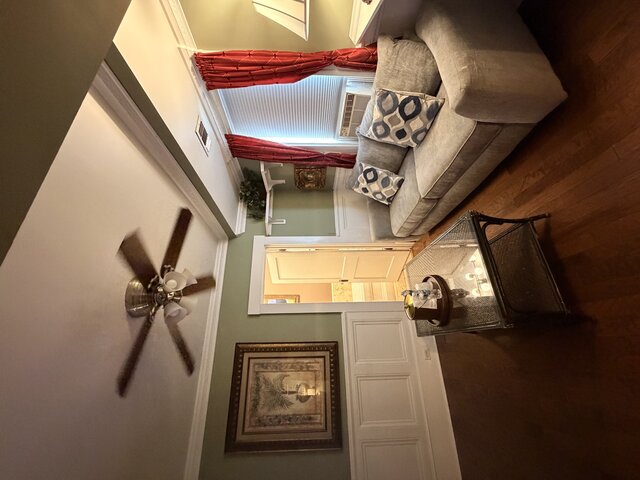 Image 3 for MAIN HOUSE ROOM 11