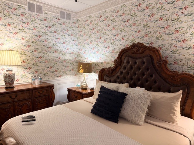 Image 2 for MAIN HOUSE ROOM 2