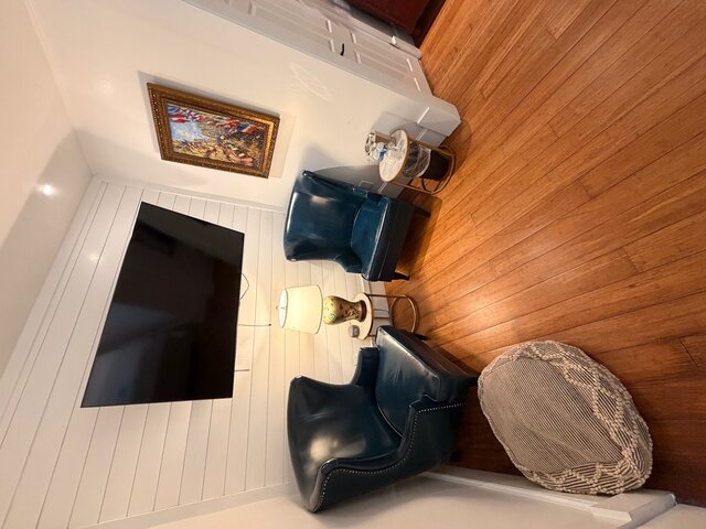 Image 2 for MAIN HOUSE ROOM 5