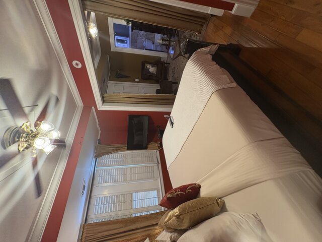 Image 3 for MAIN HOUSE ROOM 8