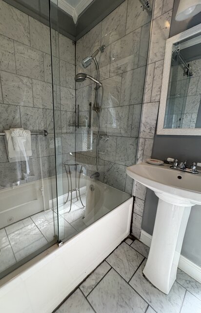 Image 4 for COACH HOUSE ROOM 17