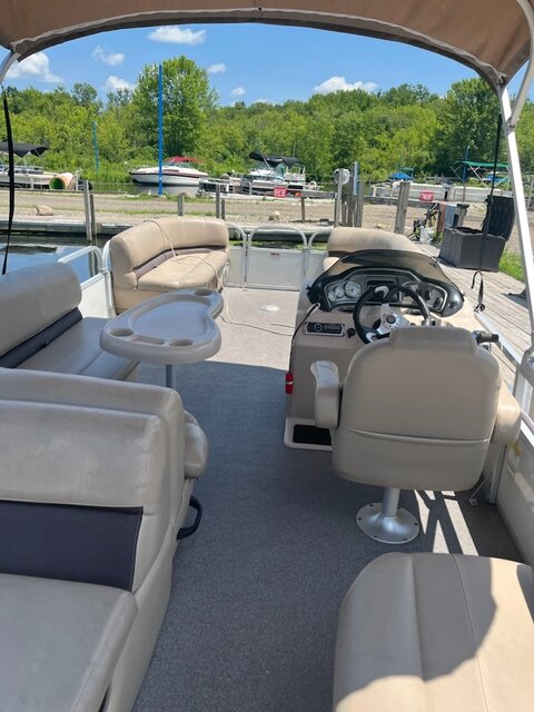 Image 3 for Sun Tracker 22ft (10 People) 90hp----- Boat 2