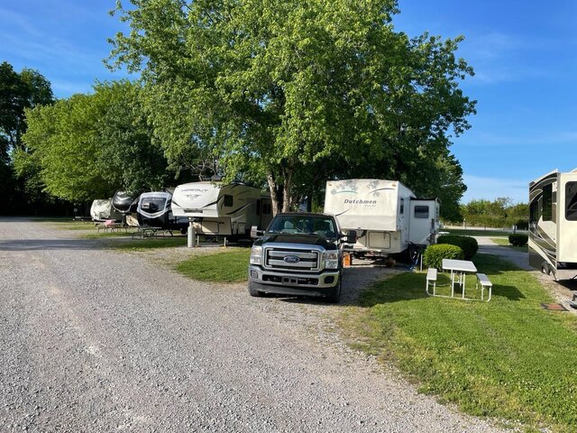 Image 2 for 34) Standard RV Pull-Through Site 20/30/50