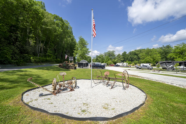 Image 9 for RV 21) Front Pull through RV Site #21 (60ft)