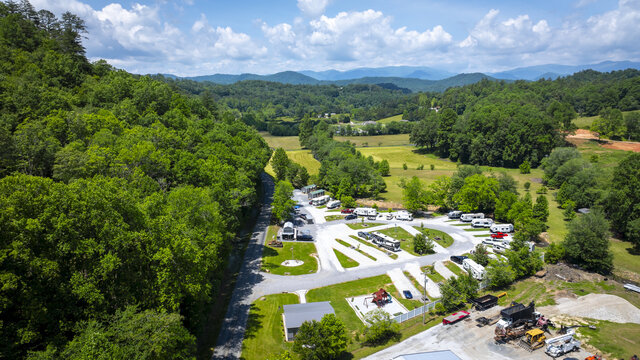 Image 4 for RV 07) Creek front RV Site #7 ( 50ft)