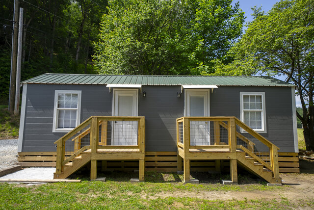 Image 8 for 06)  Split Unit Cabin Unit 6