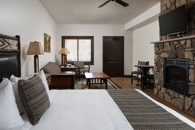 Image 12 for King Suite
