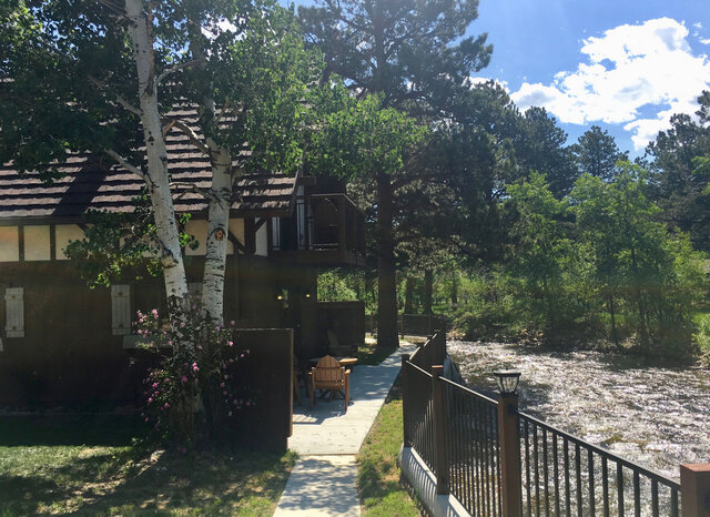 Image 8 for Riverfront Cabins