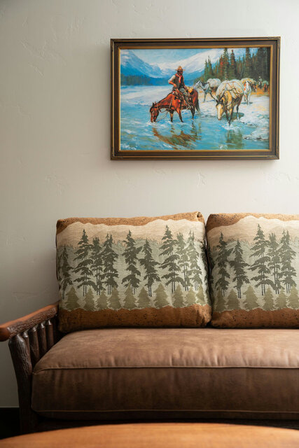 Image 6 for King Suite