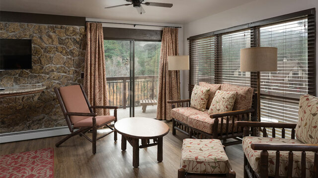 Image 4 for Lady Bird Suite