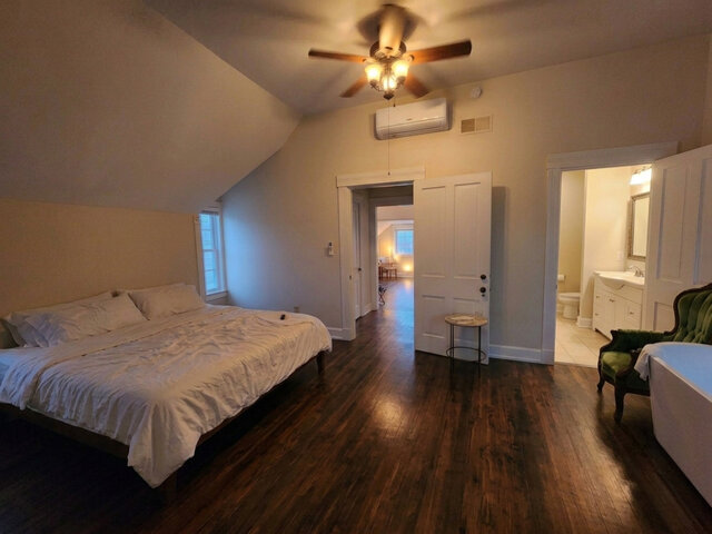 Image 1 for TOP FLOOR 2 ROOM SUITE