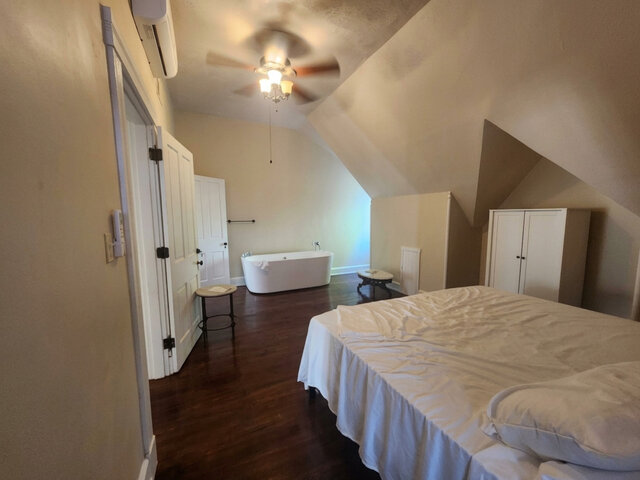 Image 2 for TOP FLOOR 2 ROOM SUITE