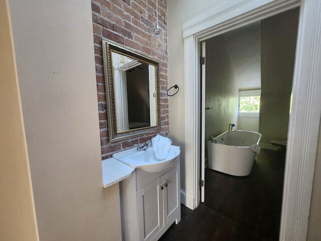 Image 5 for TOP FLOOR 2 ROOM SUITE