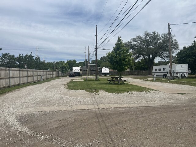 Image 2 for PT Site #040 Pull Thru RV Site