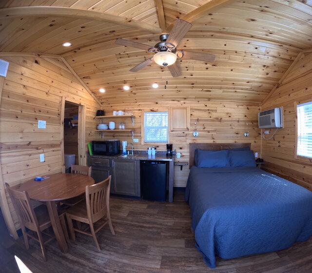 Image 7 for 103) Deluxe Cabin 103