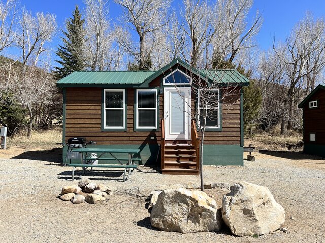 Image 13 for 102) Deluxe Cabin 102