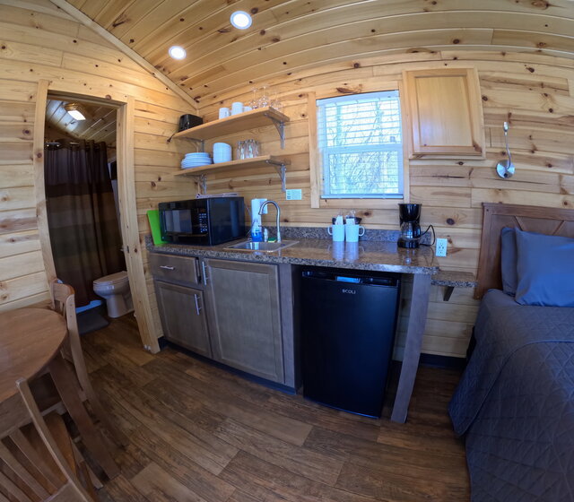Image 5 for 103) Deluxe Cabin 103