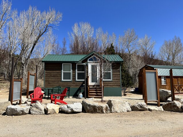 Image 19 for 104) Deluxe Cabin 104