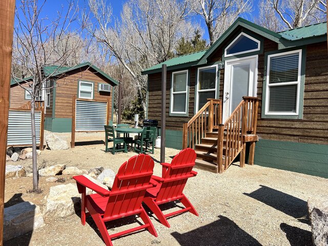 Image 14 for 102) Deluxe Cabin 102