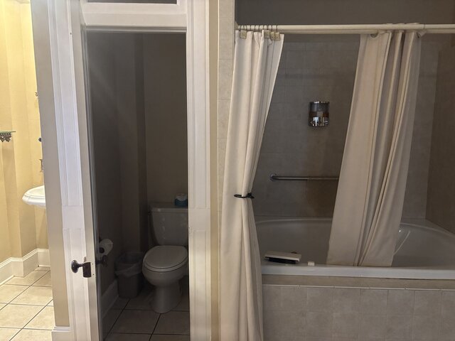 Image 2 for 121 Grand King Suite