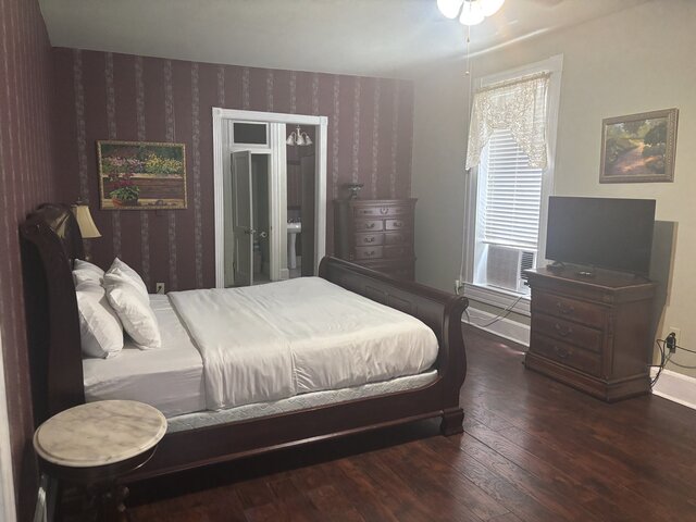 Image 1 for 113 King Suite