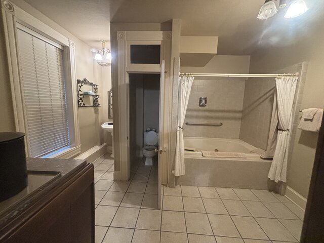 Image 2 for 114 King Suite