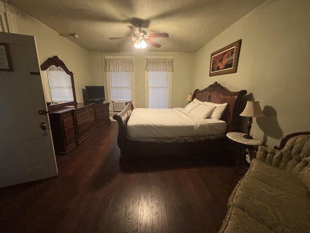 Image 1 for 109 King Suite