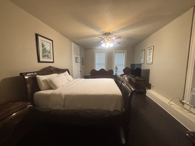 Image 1 for 114 King Suite