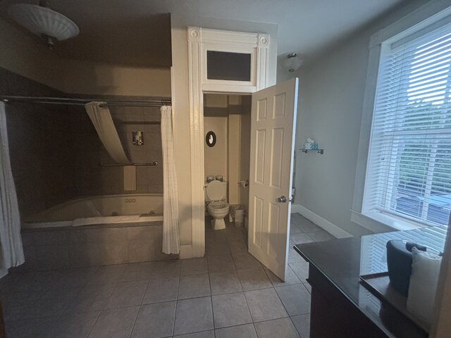 Image 2 for 110 King Suite