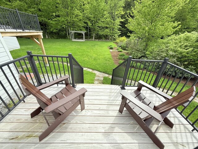 Image 4 for Riverside Suite 106 - King bed and twin pullout with porch
