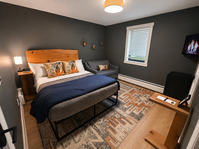 Image 1 for Riverside Suite 102 - Queen bed and twin pullout