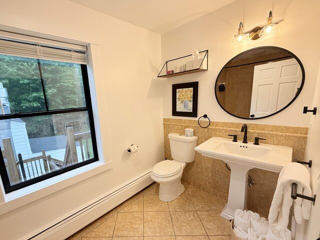 Image 4 for Riverside Suite 201 - Two queen beds
