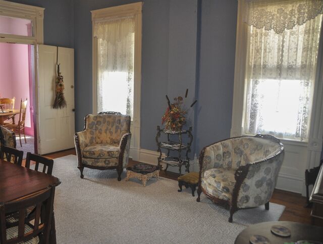 Image 4 for 16 Heritage - Gold Room 1 Night Stay