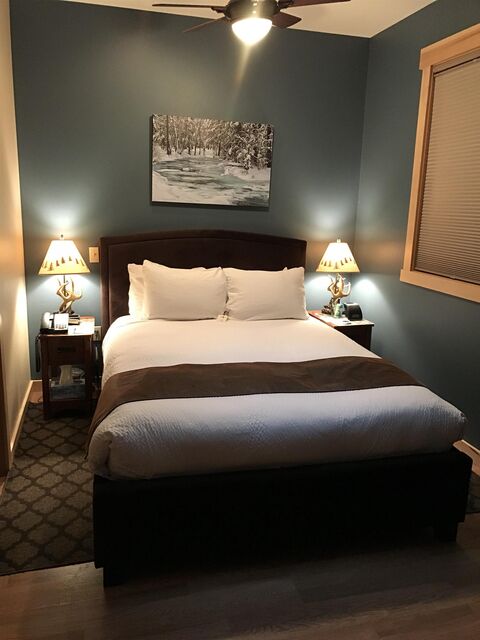 Image 1 for 205B Standard Queen Room