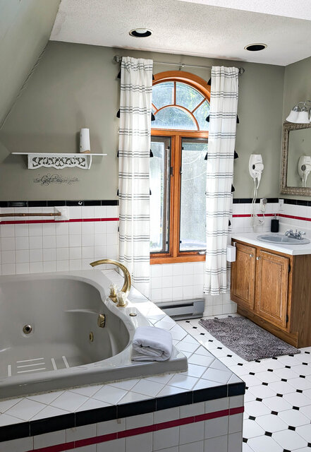 Image 1 for Carriage House